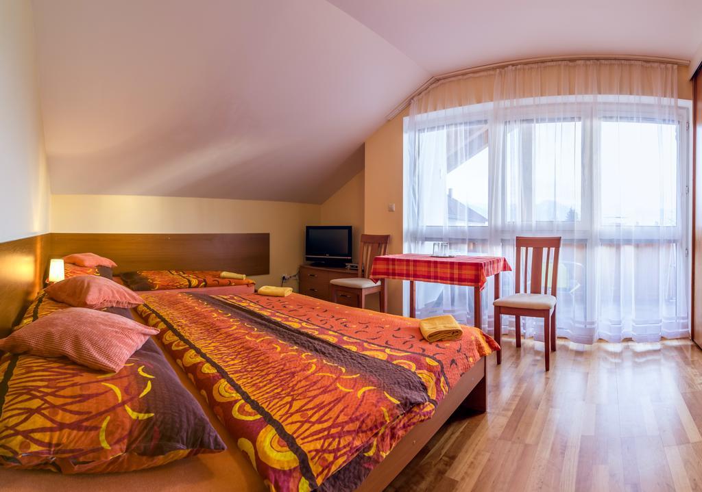 Privat Baja Hotel Liptovský Mikuláš Екстериор снимка